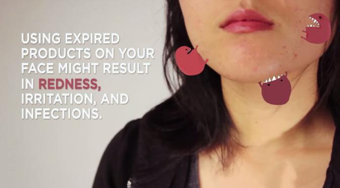 Pakai produk makeup yang sudah kedaluwarsa bisa bikin wajahmu memerah, iritasi, dan infeksi. Hiii! (Via: youtube.com)