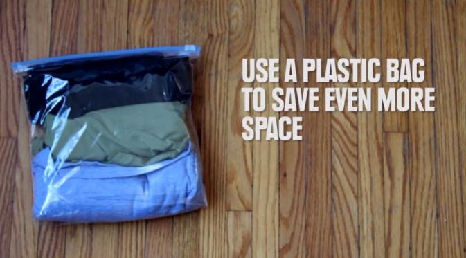 Pakai plastik untuk menyisakan banyak ruang lagi. (Via: youtube.com)