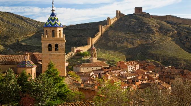 Desa Albarracin, Spanyol. | via: travelandleisure.com
