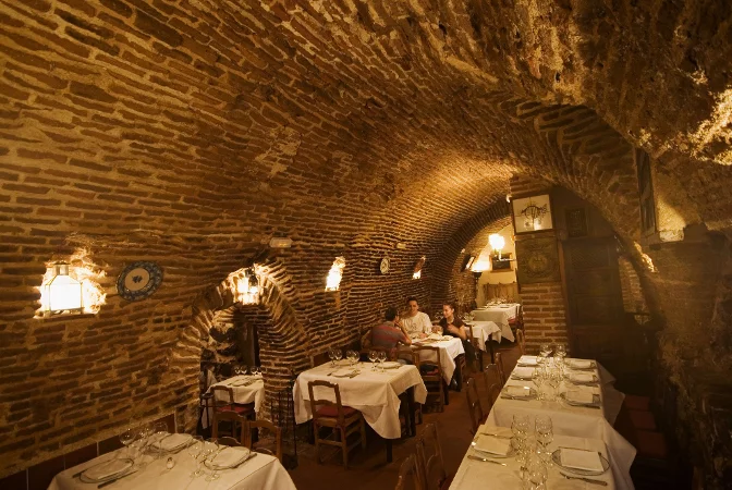 Restaurante Sobrino de Botín, Madrid, Spanyol. | via: lonelyplanet.com