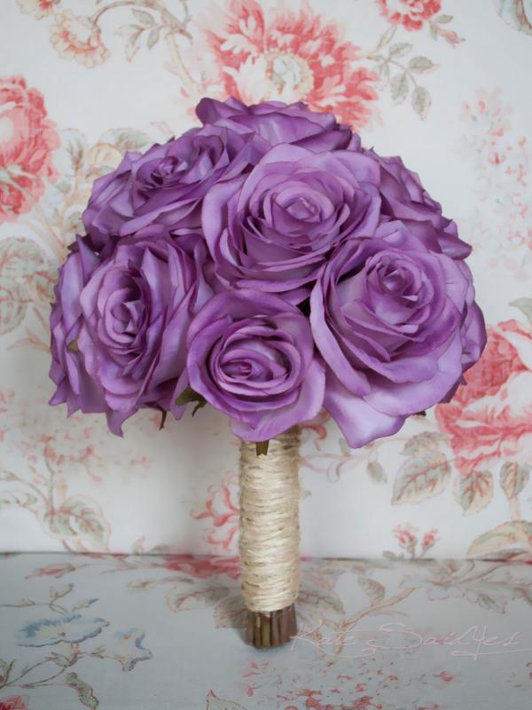 Mawar Ungu atau Lavender | via: traims.com