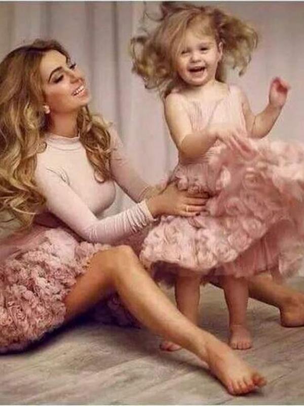 Tengok Betapa Manisnya Ketika Ibu & Anak Pakai Baju Kembar | via: Facebook Stylish Eve