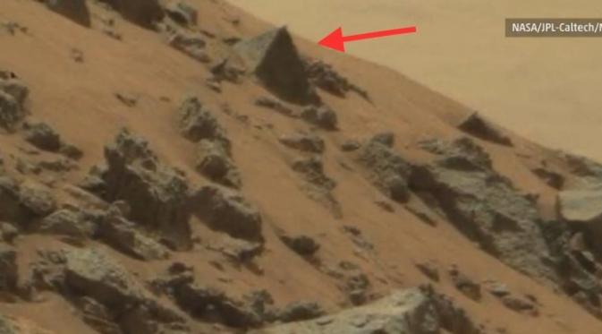 Piramida di Mars?| via: NASA
