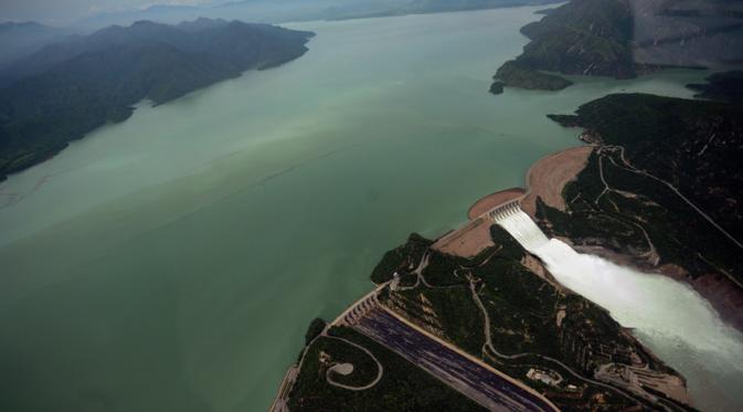 Tarbela, Pakistan. | via: telegraph.co.uk