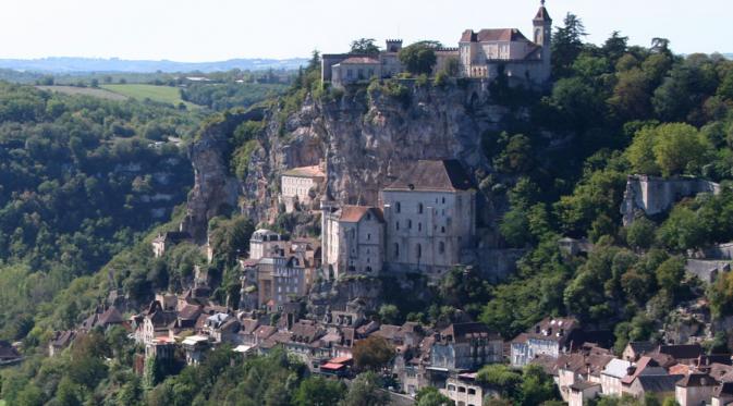 Rocamadour, Perancis. | via: whytraveltofrance.com