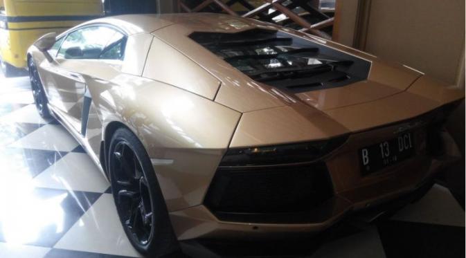 Direktorat Jenderal Kekayaan Negara (DJKN) Kementerian Keuangan melelang satu unit mobil Lamborghini Aventador dengan nilai limit Rp 8,26 miliar. (Foto: lelangdjkn.kemenkeu.go.id)