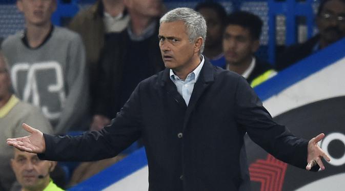 Manajer Chelsea Jose Mourinho (Reuters / Dylan Martinez)