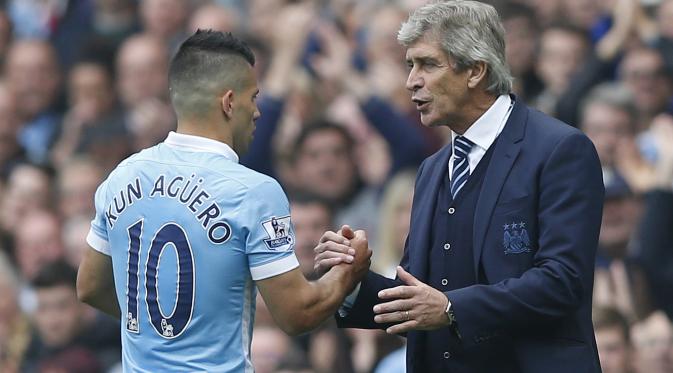 Penyerang Manchester City Sergio Aguero dan Manajer Manuel Pellegrini (Reuters / Carl Recine)