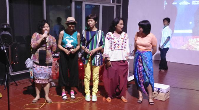 Sebuah pameran dari 8 perupa perempuan Jakarta digelar oleh Komite Seni rupa Dewan Kesenian Jakarta