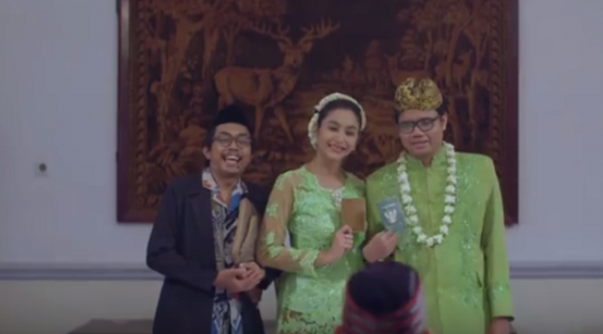 Tyas Mirasih di film Cinta Brontosaurus. Foto: Youtube