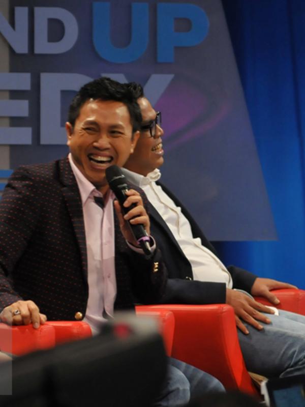 Eko Patrio saat menjadi juri di program Standup Comedy Academy Indosiar. (via: Liputan6.com)