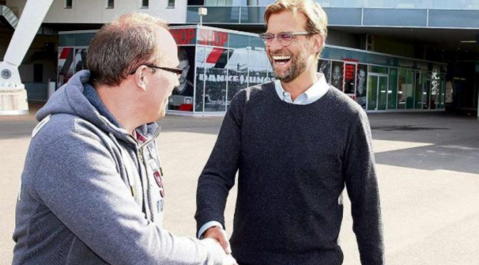 Jurgen Klopp (kanan) saat bertemu salah satu rekannya di Dortmund. (Bild)