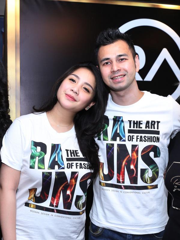 Foto peluncuran RA Jeans Raffi Ahmad dan Nagita Slavina (Yunan Laziale/bintang.com)