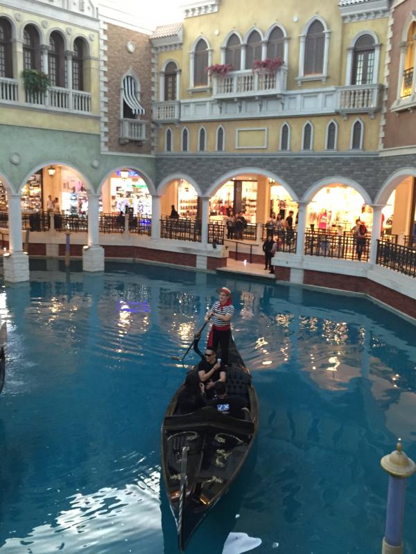 Lagu Sempurna Mengiri Perjalanan Gondola di Venetian Macau | (Ibnu Anshari/Bintang.com)