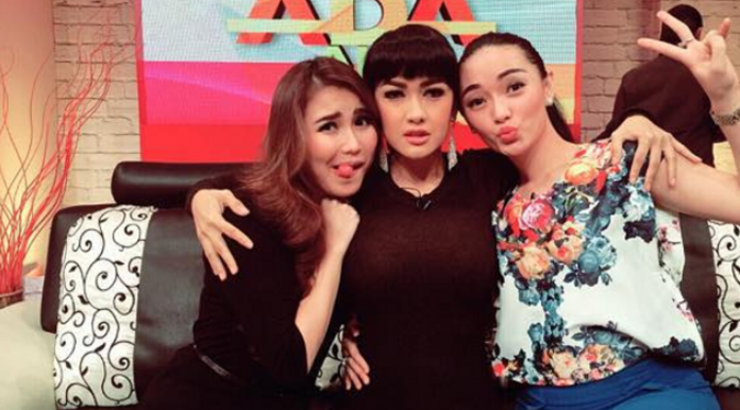 Trio Cecepu Ayu Ting Ting, Julia Perez dan Zaskia Gotik. (Instagram @ayutingting92)