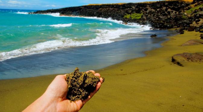 Papakolea, Hawaii. | via: hawaiitopten.com