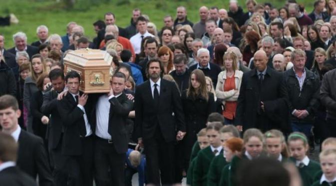 Jim Carrey hadiri pemakaman mantan pacar yang bunuh diri. (dok. News.com.au)