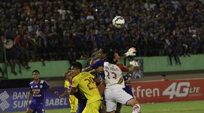 Sriwijaya lolos ke final Piala Presiden setelah menyingkirkan Arema Cronus. (Foto: Reza Kuncoro)