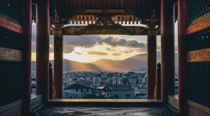 Dari Kiyomizu-dera. (Via: 500px.com)