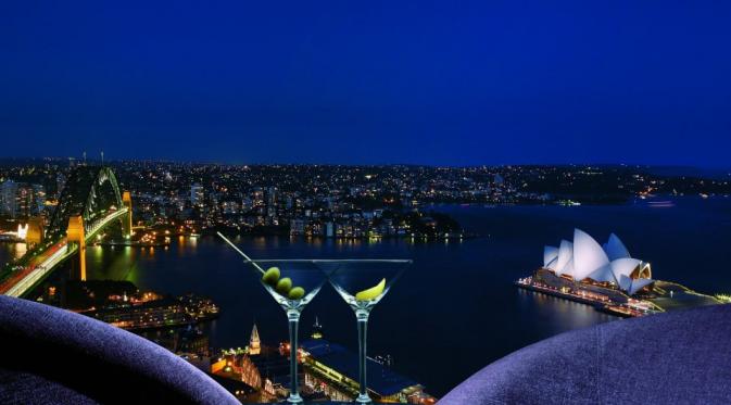 Bar Shangri-La, Sydney, Australia. | via: businessisider.co.id