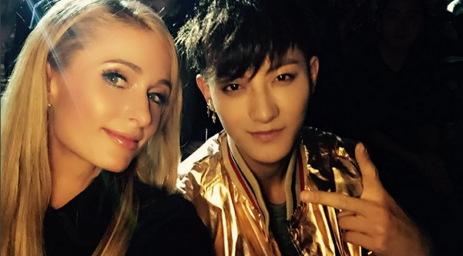 Tao pamer keakraban dengan Paris Hilton di `Shanghai Fashion Week` [foto: Instagram/hztttao]