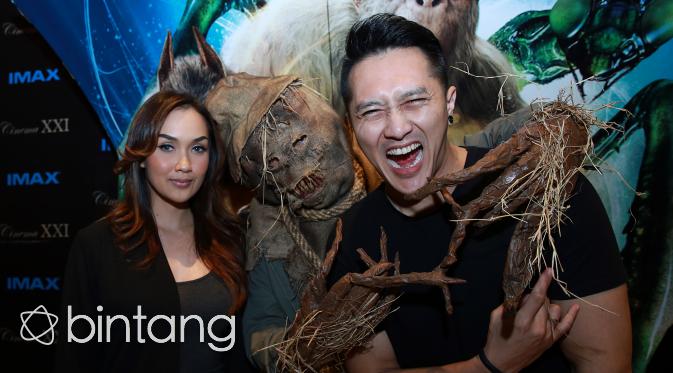 Sara Wijayanto dan Demian (Deki Prayoga/Bintang.com)