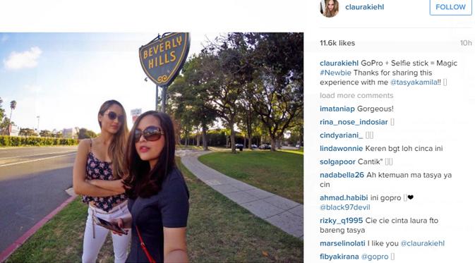 Cinta Laura Khiel berpose bersama Tasya Kamila di Beverly Hills, Los Angeles. (foto: instagram.com/claurakhiel)