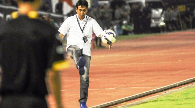 Joko Susilo berharap sukses di Arema. Target terdekatnya ialah membawa Singo Edan meraih peringkat ketiga Piala Presiden. (Bola.com/Kevin Setiawan)