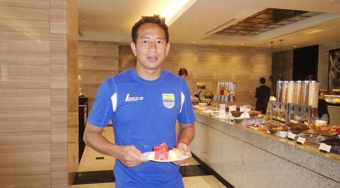 Kiper Persib, I Made Wirawan, terpilih sebagai kiper terbaik di Piala Presiden 2015 versi Labbola. (Bola.com/Vitalis Yogi Trisna)