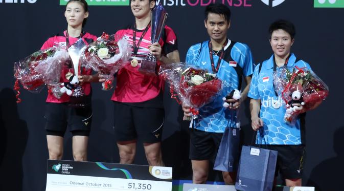 Ganda campuran Indonesia Tontowi Ahmad/Liliyana Natsir harus puas menjadi runner-up Denmark Open Super Series Premier 2015, Minggu (18/10/2015). (Liputan6.com/Humas PP PBSI)