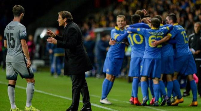 Para pemain BATE Borisov merayakan gol ke gawang AS Roma pada laga Liga Champions Grup E di Borisov Arena, Borisov, 29 September 2015. (AFP PHOTO / Maxim Malinosky)