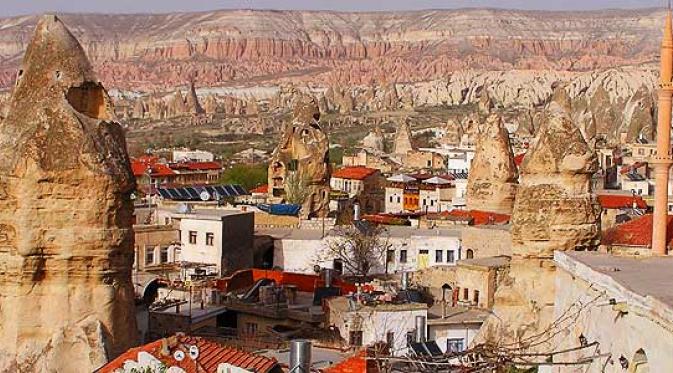 Cappadocia. | via: alaturkaturkey.com