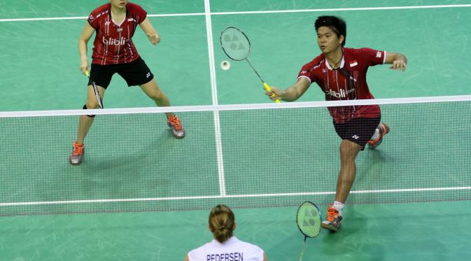 Ganda campuran Indonesia Praveen Jordan/Debby Susanto lolos ke perempat final Prancis Terbuka Super Series 2015, Jumat (23/10/2015). (Liputan6.com/Humas PP PBSI)