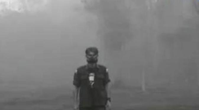 Aktivis lingkungan, Chanee Kalaweit, mengungkapkan kemarahannya melalui media sosial terhadap kabut asap di Palangkarya.