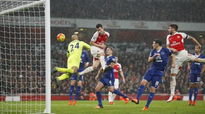 Arsenal vs Everton (Reuters/John Sibley)
