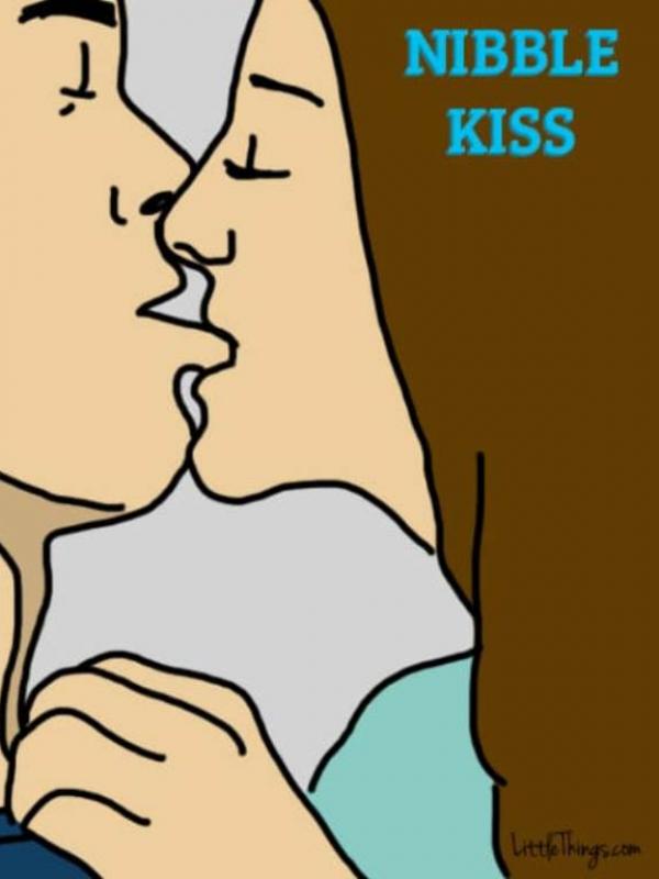 The Nibble Kiss. Ciuman saling menggigit bibir satu sama lain ini memperlihatkan betapa bergairahnya cinta kamu ke dia. | via: LittleThings.com
