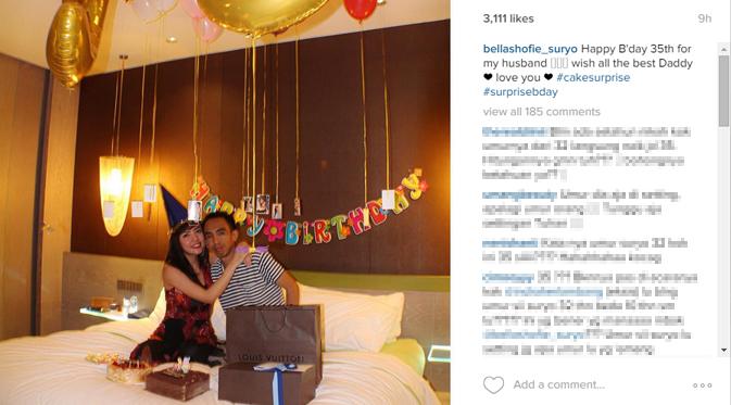 Bella Shofie memberi kejutan di hari ulang tahun suaminya. (foto: instagram.com/bellashofie_suryo)