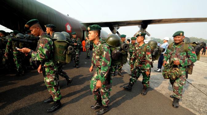 TNI berangkatkan Satgas Damkar ke Riau (Liputan6.com/ Helmi Fithriansyah)