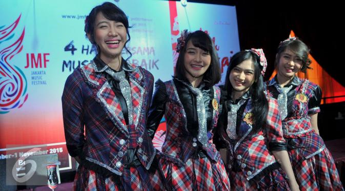 JKT48 menjadi salah satu pengisi acara di Jakarta Music Festival 2015. [Foto: Faisal R. Syam/Liputan6.com]