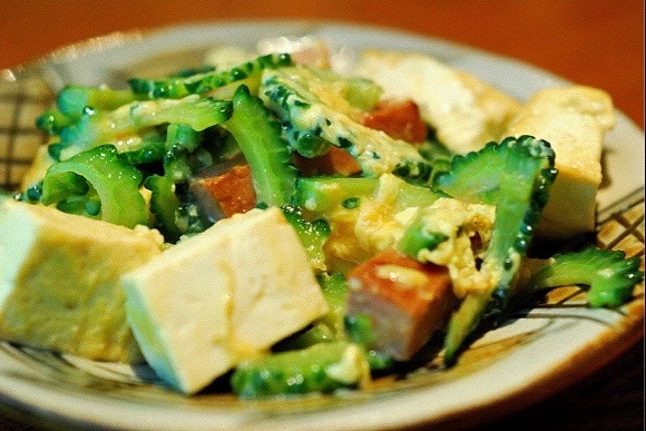 Sayur jadi makanan yang paling sering dikonsumsi warga Okinawa. | via: govoyagin.com