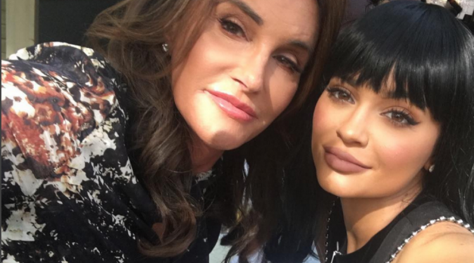Caitlyn Jenner dan Kylie Jenner makan siang bersama [foto: instagram/kyliejenner]