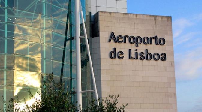 Putarkan film porno, bandara Lisbon berjanji kalau kejadian ini tak terulang lagi. | via: Alamy