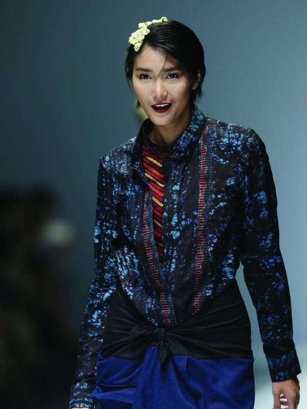 Aksi Dominique Diyose di Jakarta Fashion Week 2016/Image.net