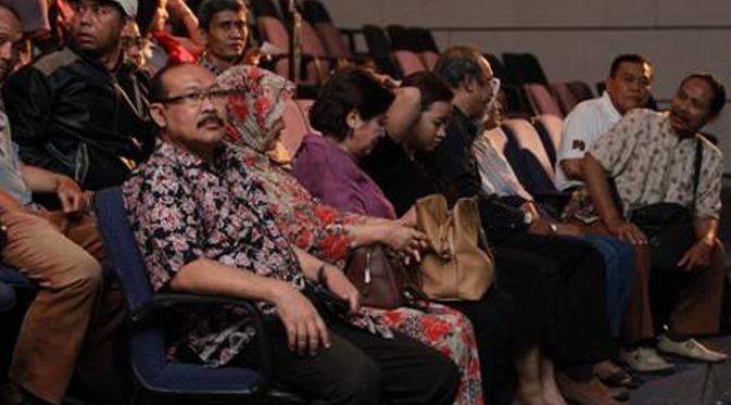 Membaca dan menjaring penonton baru di Indonesia memang sebuah pekerjaan tersendiri yang perlu kerja keras dan kesinambungan. 