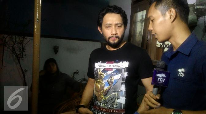 Meski tak mengenal dekat secara pribadi, namun Pepeng Naif mengaku sangat kehilangan sosok Pak Raden. [Foto: Ferry Noviandi/Liputan6.com]