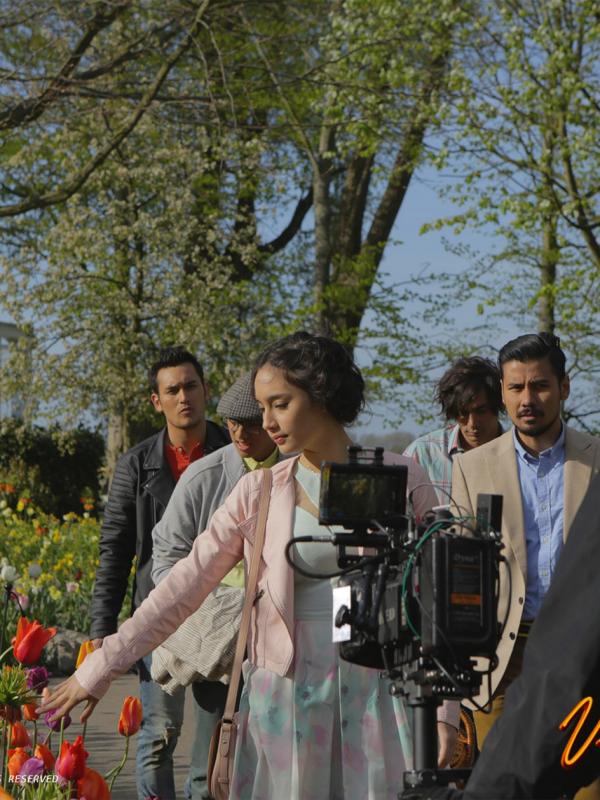 Keindahan kebun Tulip akan dihadirkan di film negeri Van Orange. Foto: Falcon Pictures