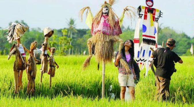 Desa Wisata Candran, Kebonagung, Kabupaten Bantul, Daerah Istimewa Yogyakarta, menggelar Festival Memedi Sawah 2015, mulai 30 Oktober hingga