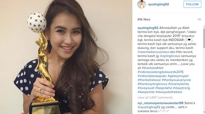 Ayu Ting Ting menyampaikan kemenangannya di IDA 2015 melalui akun Instagram pribadinya. (foto: instagram.com/ayutingting92)