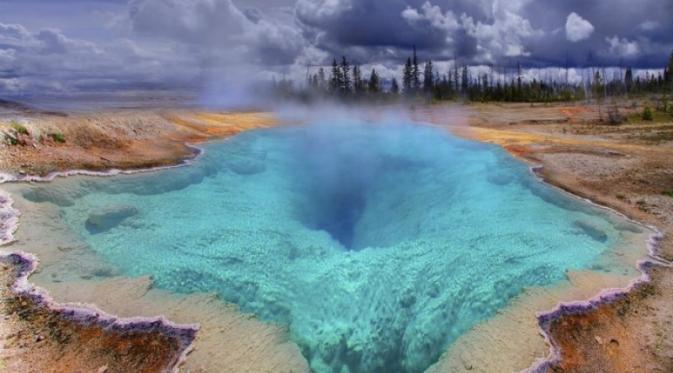 Sumber Mata Air Panas Bumi, Taman Nasional Yellowstone | via: brightside.me