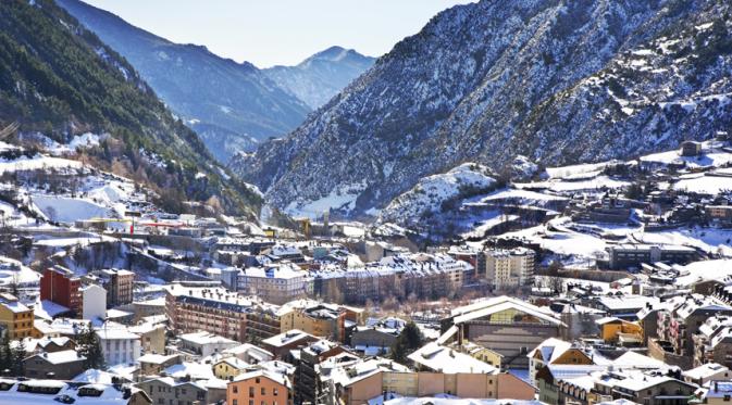 Andorra, salah satu negara di dunia yang tak punya tentara. | via: AP